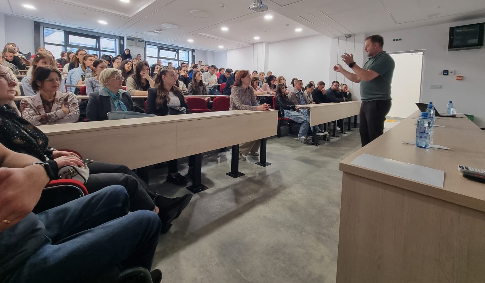 ceai cu specialistii F Salajeanu